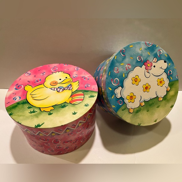 LOT OF 2 STORAGE BOXES. - Picture 1 of 11